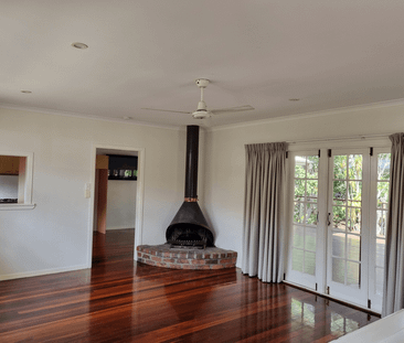 Lovely Home in Highly Sought after Riverside Location - Photo 4