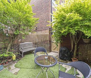 Henderson Drive, St John's Wood, NW8 - Photo 2