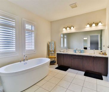 For Lease - 3270 Mintwood Circle, Oakville, Ontario - Photo 2