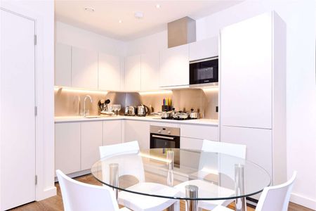 A contemporary one double bedroom apartment in a secure gated development. - Photo 5