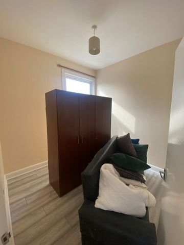 4 bedroom flat to rent - Photo 5