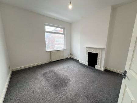 2 Bed Terraced House, Cecilia Road, LE2 - Photo 4