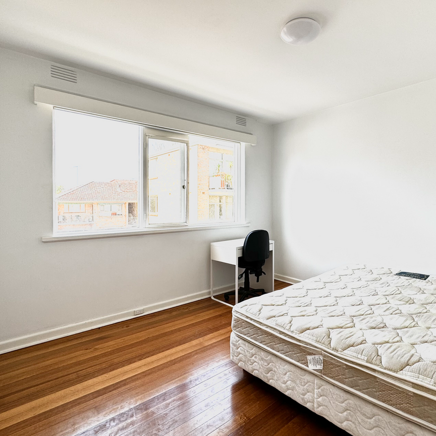 8 Celeste Court, St Kilda East, VIC - Photo 1