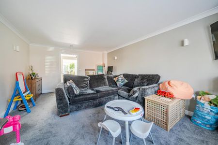 3 bedroom detached house to rent - Photo 2