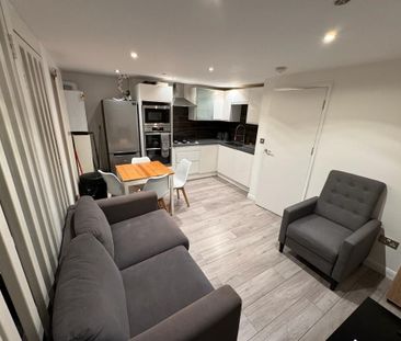 2 Bed Flat, Wimbledon, SW19 - Photo 5