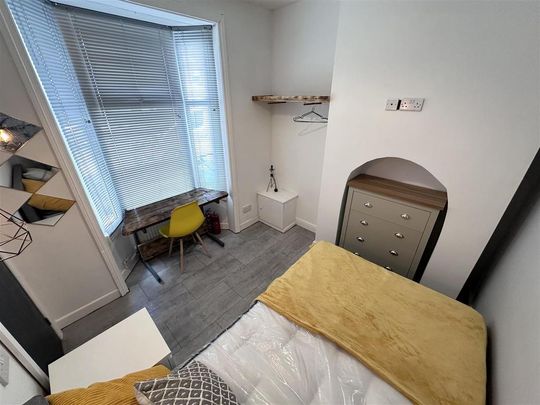 1 bedroom in a house share to rent - Photo 1