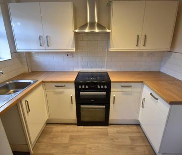 2 bedroom semi-detached house to rent - Photo 6