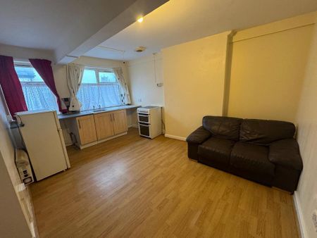 1 bedroom flat to rent - Photo 2
