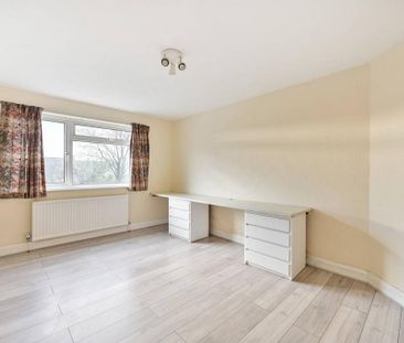 4 bedroom detached house to rent - Photo 5