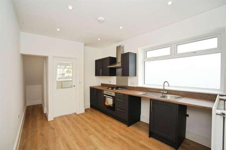 Lower Francis Street, CF83 - Photo 5