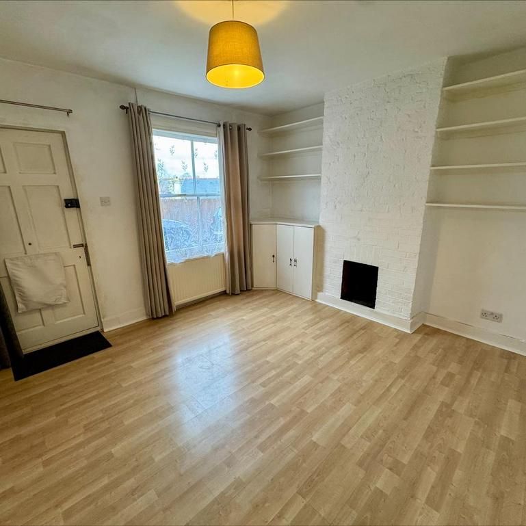 2 bedroom cottage to rent - Photo 1