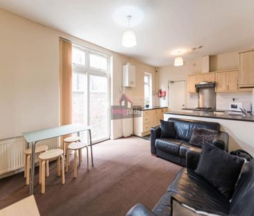 6 bedroom house to rent - Photo 1