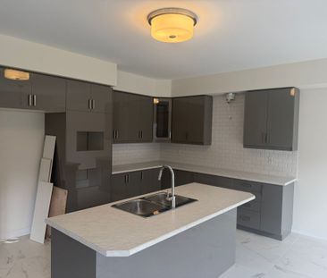 For Lease - 8 Mckernan Avenue, Brantford, Ontario - Photo 4