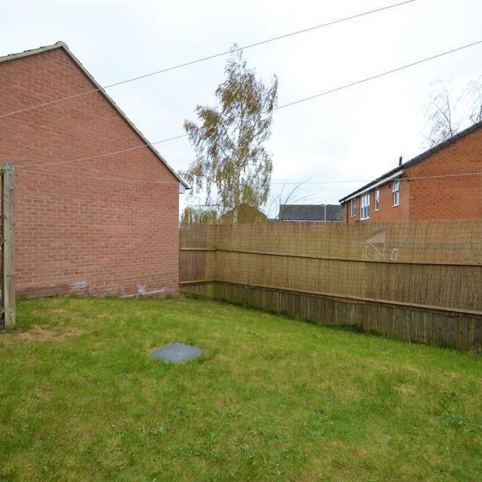 3 bedroom semi-detached house to rent - Photo 1