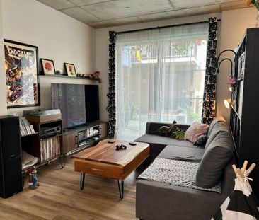 4 et demi avec terasse dans une cours intérieur - Photo 1