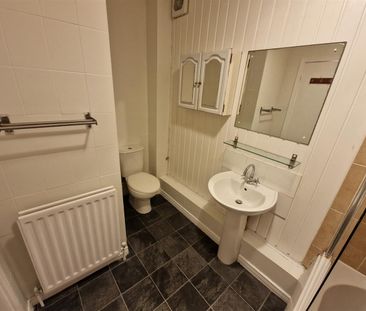 2 bed apartment to rent in Regent Road, Gosforth - Photo 5