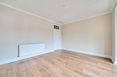 Etchingham Park Road, Finchley, N3 - Photo 3