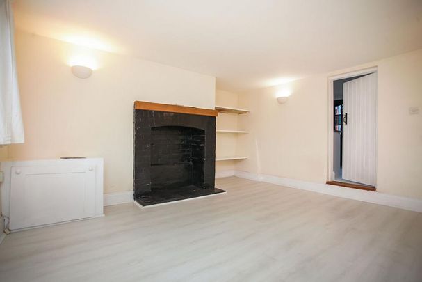 2 bedroom end of terrace house to rent - Photo 1