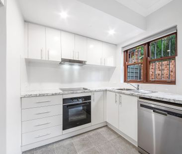 Beautiful 2 Bedroom Townhouse near Centrol - Photo 4