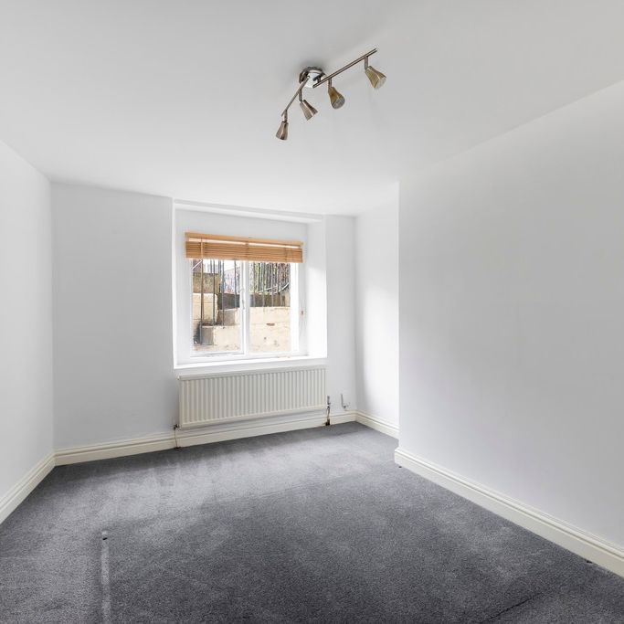 Cambray Place, Cheltenham GL50 1JS - Photo 1