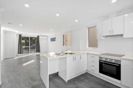 Brand New 2 x 2 x 1 Apartment in a Beautiful Complex with a Pool - Photo 5