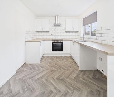 2 bedroom semi-detached house to rent - Photo 6