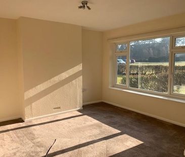 2 bedroom semi-detached bungalow to rent - Photo 1