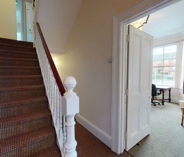 5 Bed Student Accommodation - Photo 1