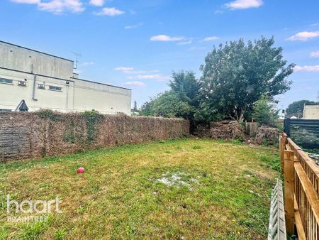 3 bedroom apartment to rent - Photo 2