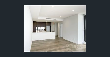 Luxury Living, Excellent View, 2 Bed Apartment! Short walk to Liverpool station and shopping centre - Photo 3