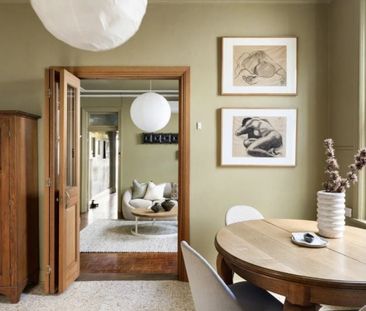 STUNNING HOME IN IDEAL LOCATION - Photo 4