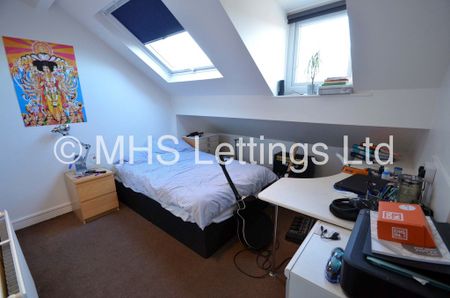 4 Bedroom Mid Terraced House for rent in Mayville Street - Photo 4