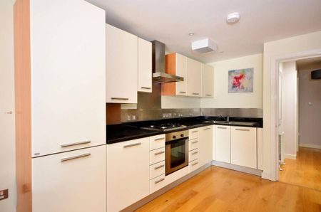 1 bedroom flat to rent - Photo 2