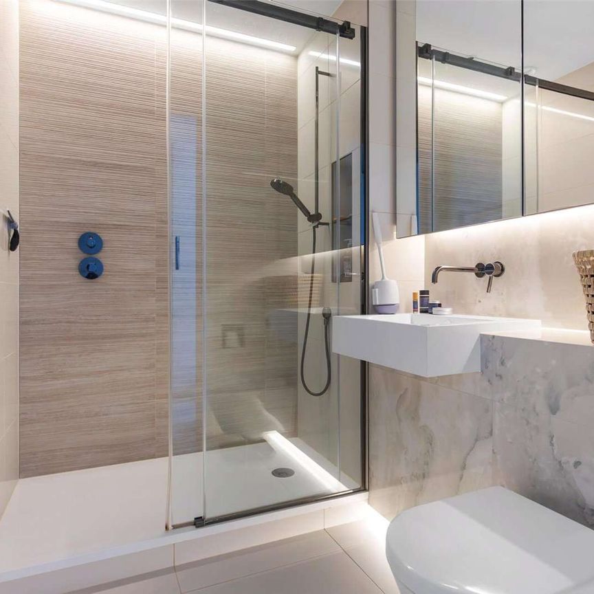 Contemporary two bedroom apartment in white city living - Photo 1