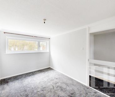 Trefoil Crescent, Crawley, RH11 - Photo 6