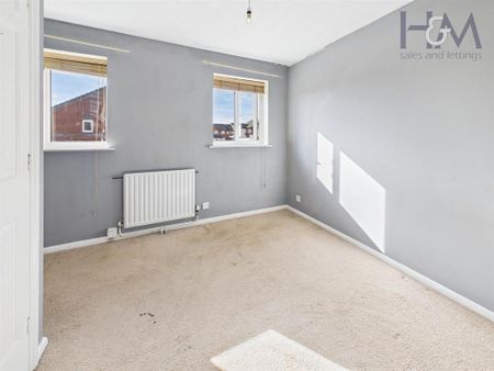 2 bedroom end of terrace house to rent - Photo 2