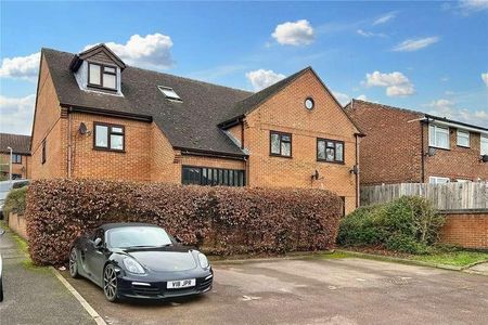 Old Coach Drive, High Wycombe, HP11 - Photo 3