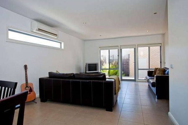 FULLY FURNISHED - UNAVAILABLE UNTIL APRIL 2019 - Photo 1