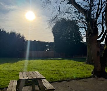 Room in a Shared House, Demesne Road, M16 - Photo 4