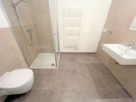 Hochwertige 2-Zimmer-Wohnung mit großem Balkon - Photo 2