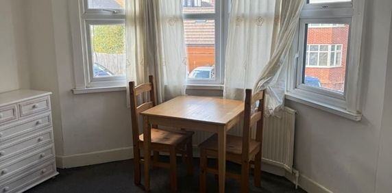 Room in a Shared House, Park Street, LU1 - Photo 2