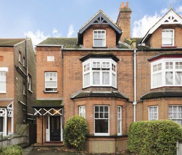 Victoria Avenue, KT6, London - Photo 2
