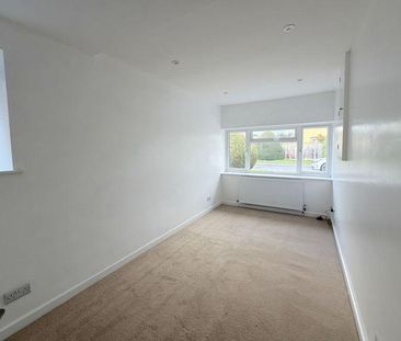 4 bedroom detached house to rent - Photo 4
