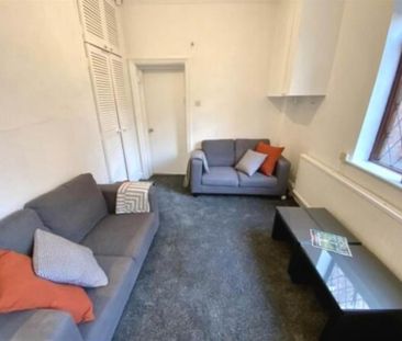 1 bedroom in a house share to rent - Photo 3