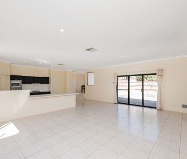 Large Family Home - Photo 6