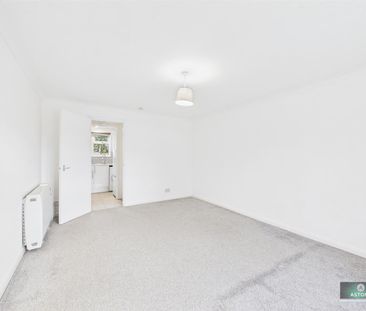 Lanercost Road, Crawley - Photo 2