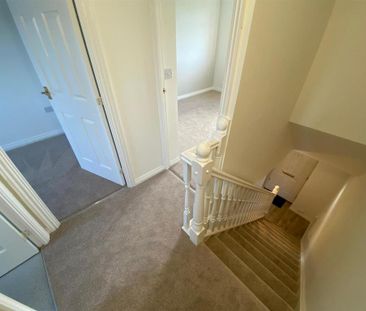 2 bedroom mews to rent - Photo 2