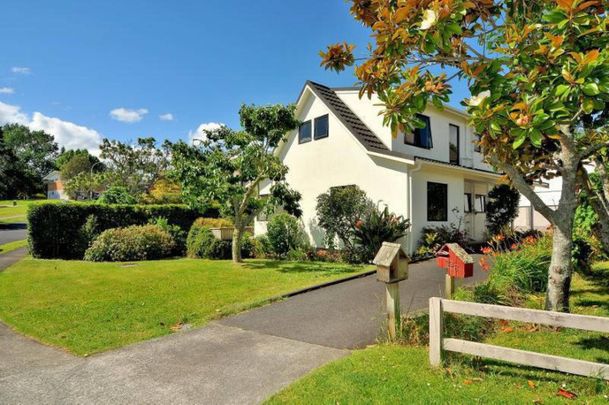 Mellons Bay 3 bedroom and 2 bathroom home. - Photo 1