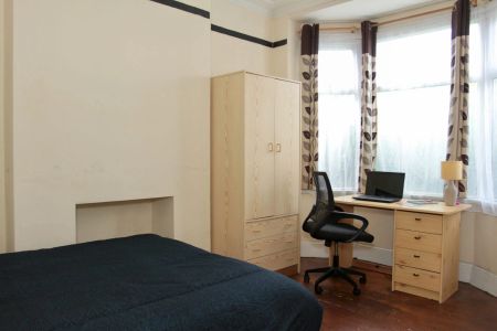 Thurlow Road (3 or 4 bed) - Photo 5