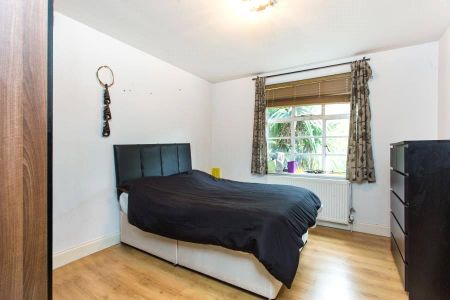 3 bedroom apartment to rent - Photo 2